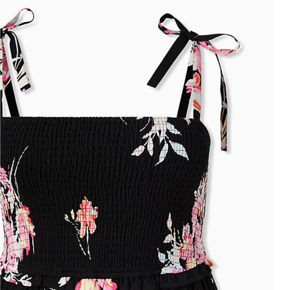 BLACK FLORAL CHALLIS TIE STRAP SMOCKED MIDI DRESS - Picture 5 of 6